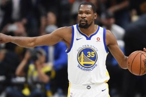 乐动体育平台 - 杜兰特回归赛场，绝杀首场状态亮眼，C9观众沸腾！